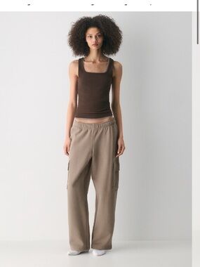 Aritzia Tna cozy fleece mega cargo sweats - GD Turner Taupe